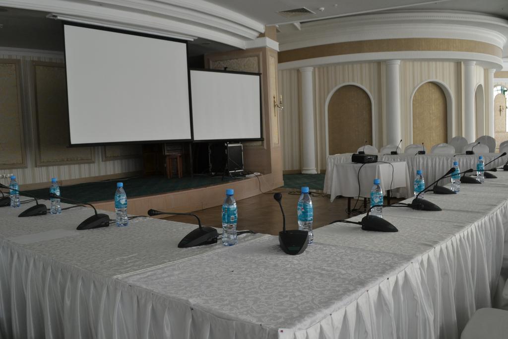 Diplomat Hotel By Ag Hotels Group Astana Bagian luar foto